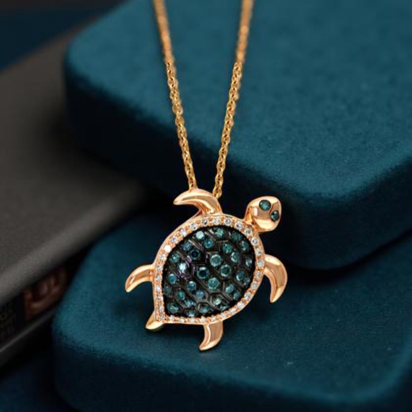 E.H. Collection Necklace