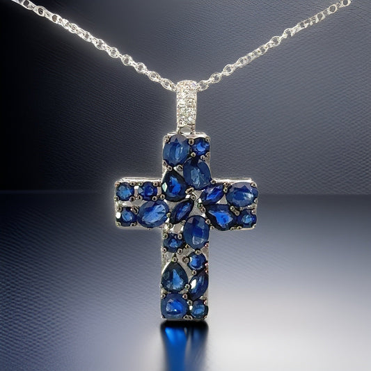 E.H. Collection Pendant w/Chain